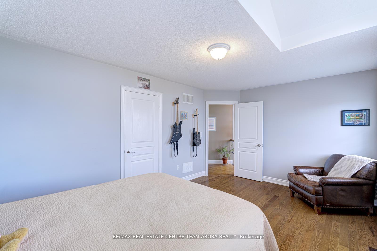 Photo 21 of 45 Maybeck Drive, Brampton, Credit Valley — HOMEH