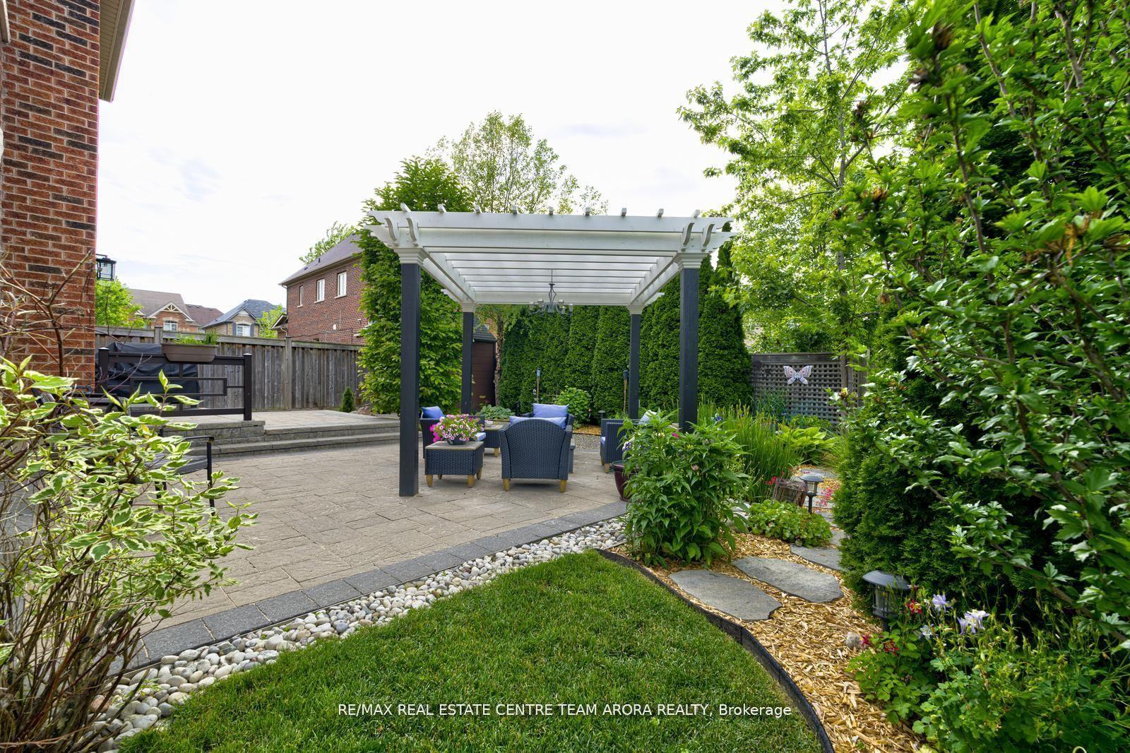 Photo 33 of 45 Maybeck Drive, Brampton, Credit Valley — HOMEH