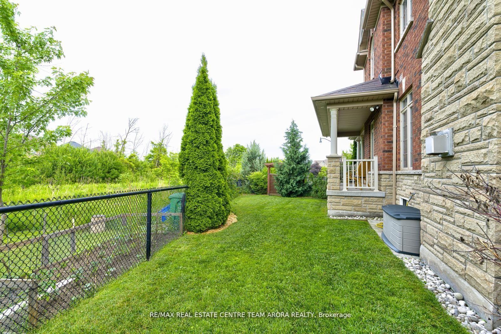Photo 36 of 45 Maybeck Drive, Brampton, Credit Valley — HOMEH