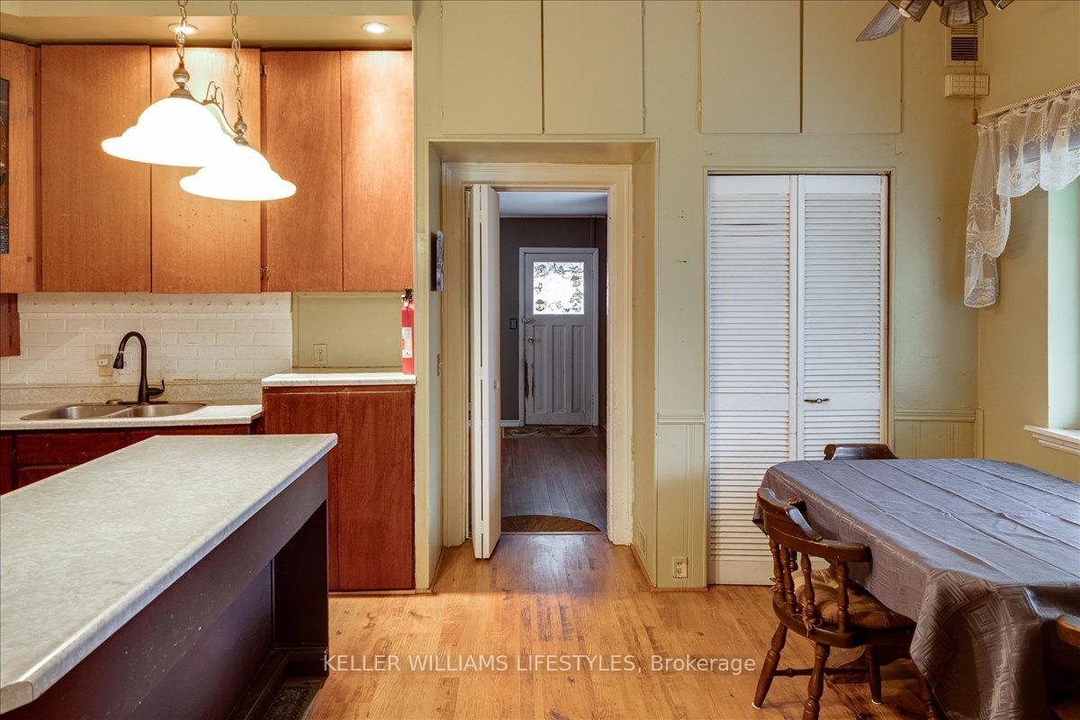 Photo 9 of 45 St George Street, St. Thomas — HOMEH