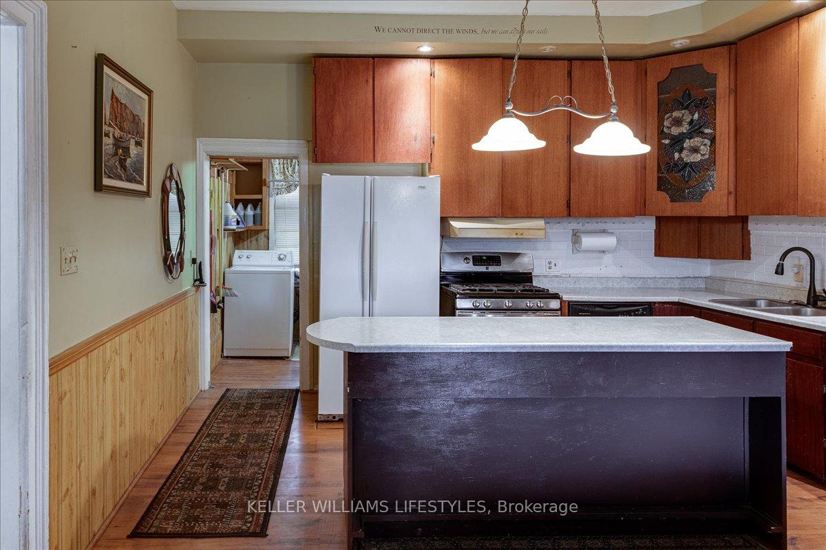 Photo 2 of 45 St George Street, St. Thomas — HOMEH