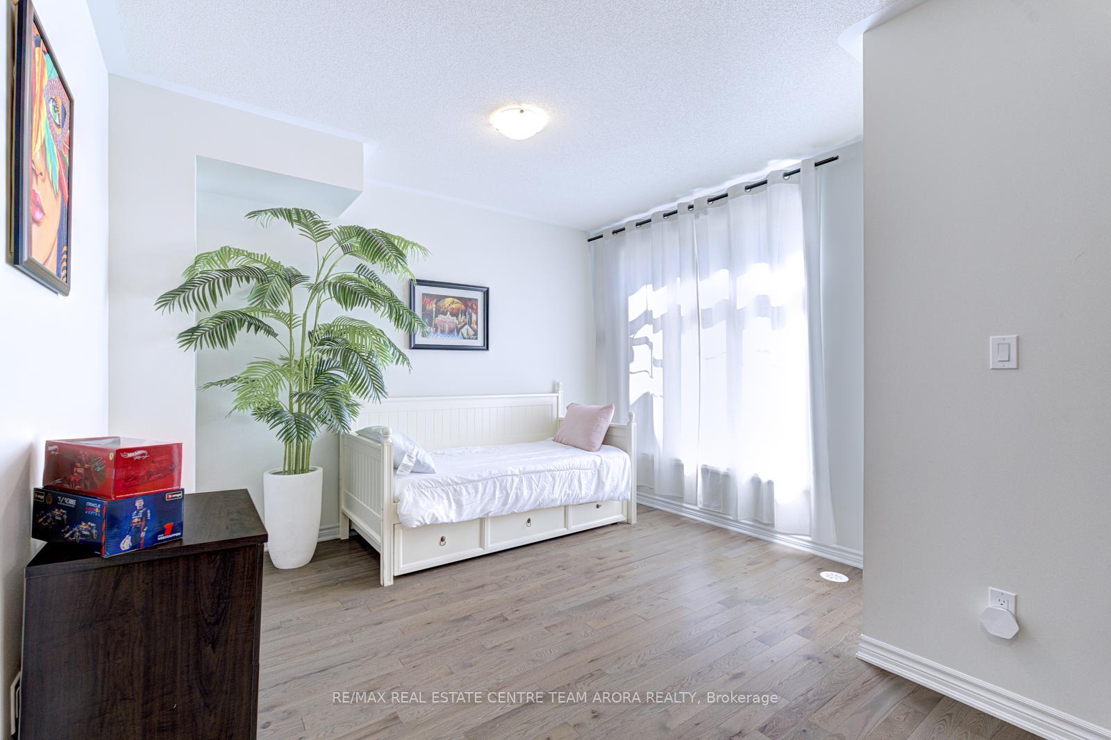 Photo 5 of 15 Petch Avenue, Caledon, Rural Caledon — HOMEH