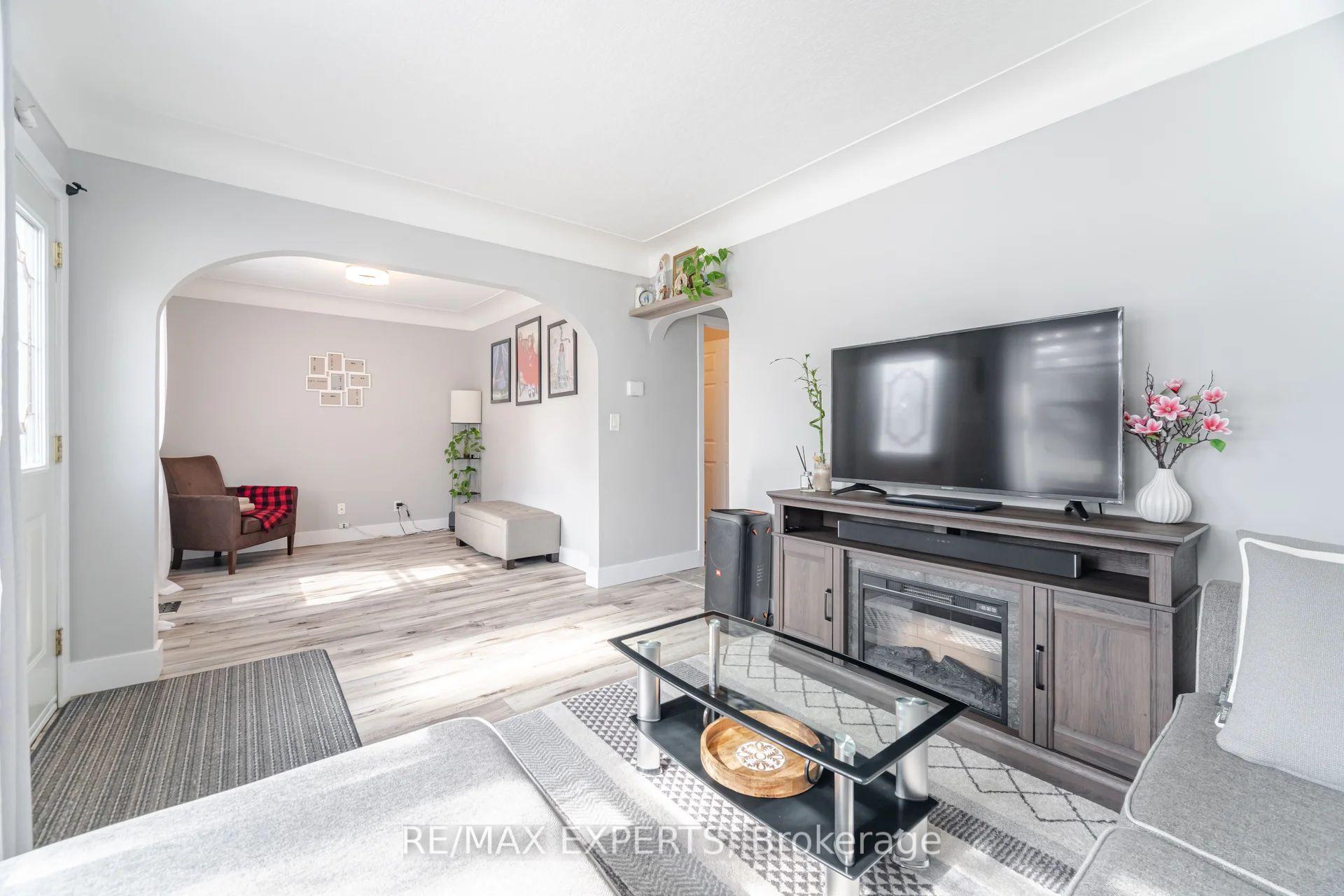 Photo 6 of 96 Sixth Avenue, Kitchener — HOMEH
