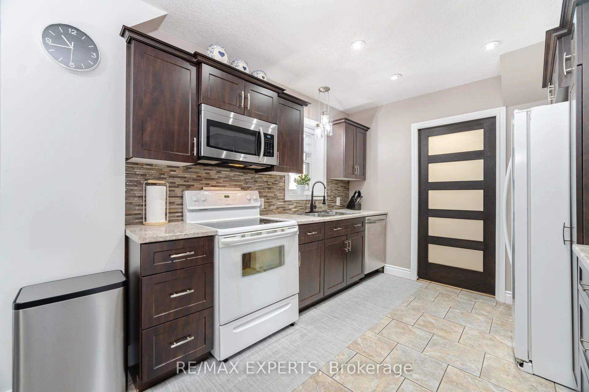 Photo 25 of 96 Sixth Avenue, Kitchener — HOMEH