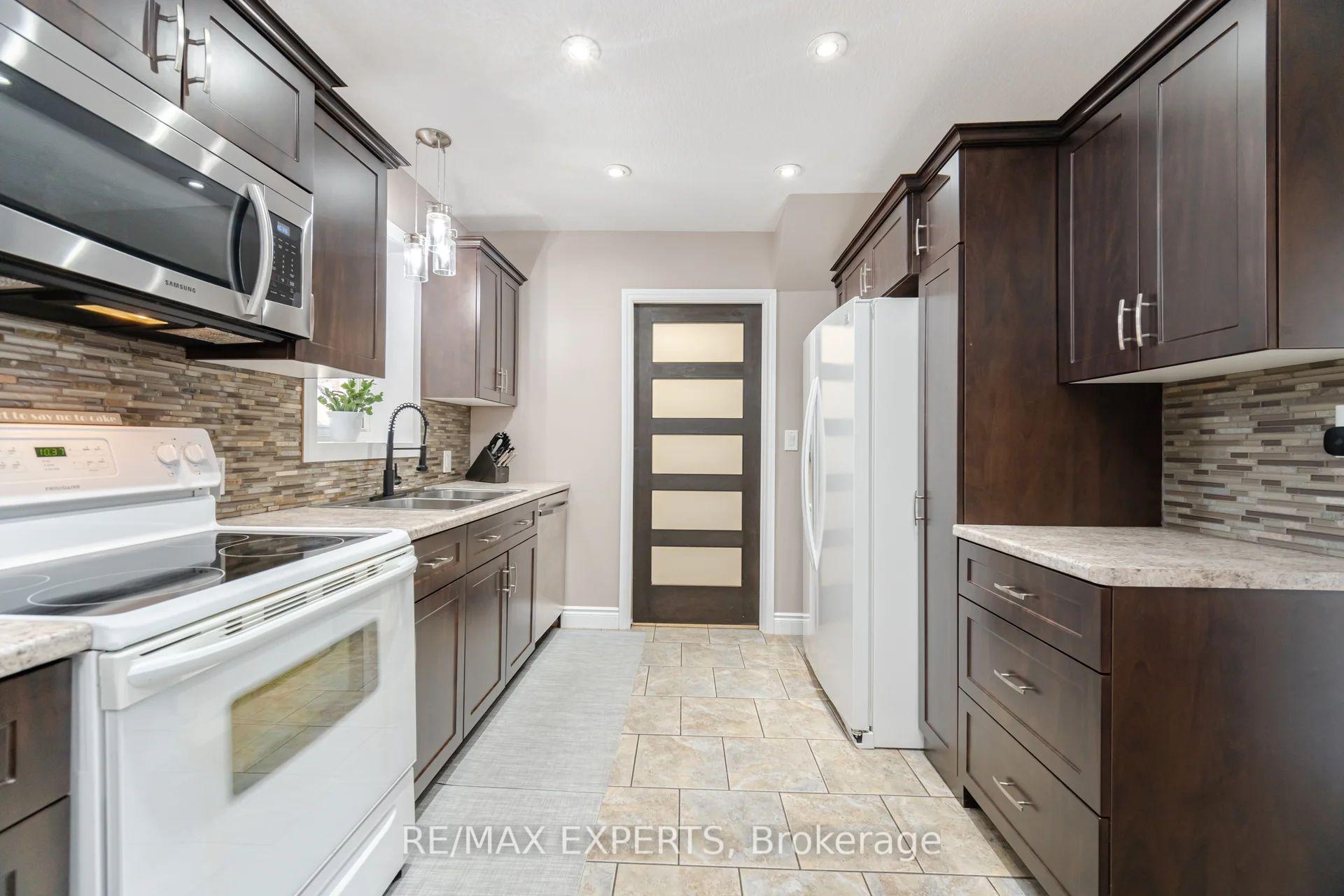 Photo 17 of 96 Sixth Avenue, Kitchener — HOMEH