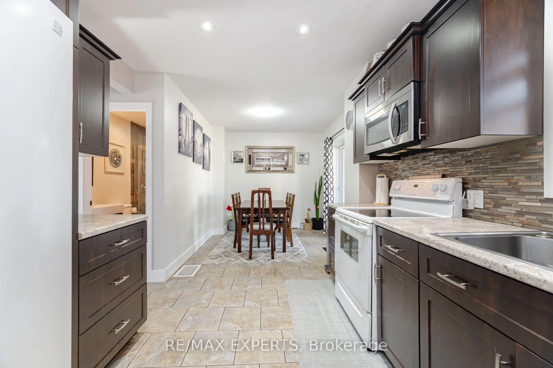 Photo 10 of 96 Sixth Avenue, Kitchener — HOMEH