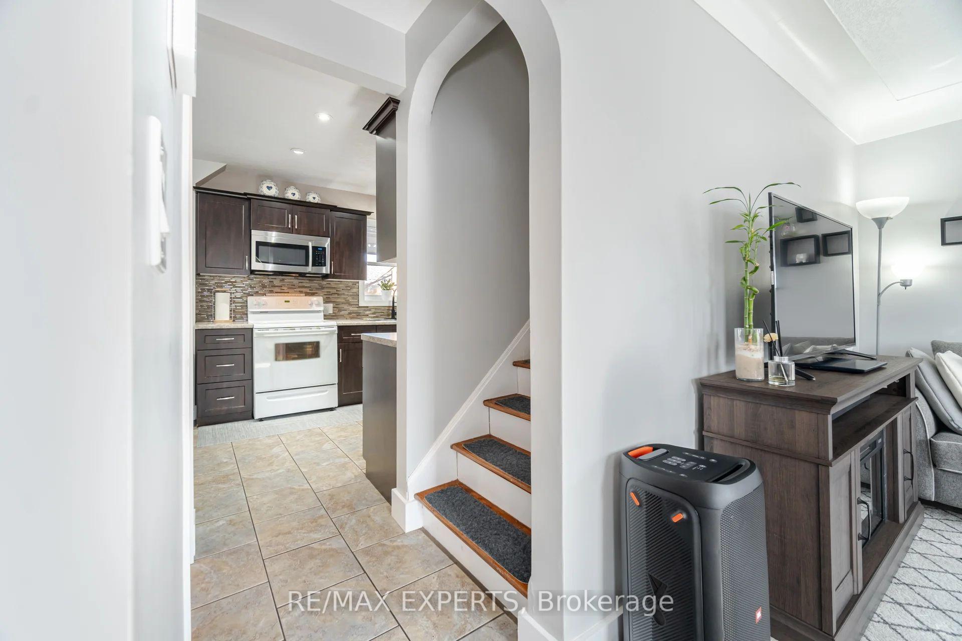 Photo 20 of 96 Sixth Avenue, Kitchener — HOMEH