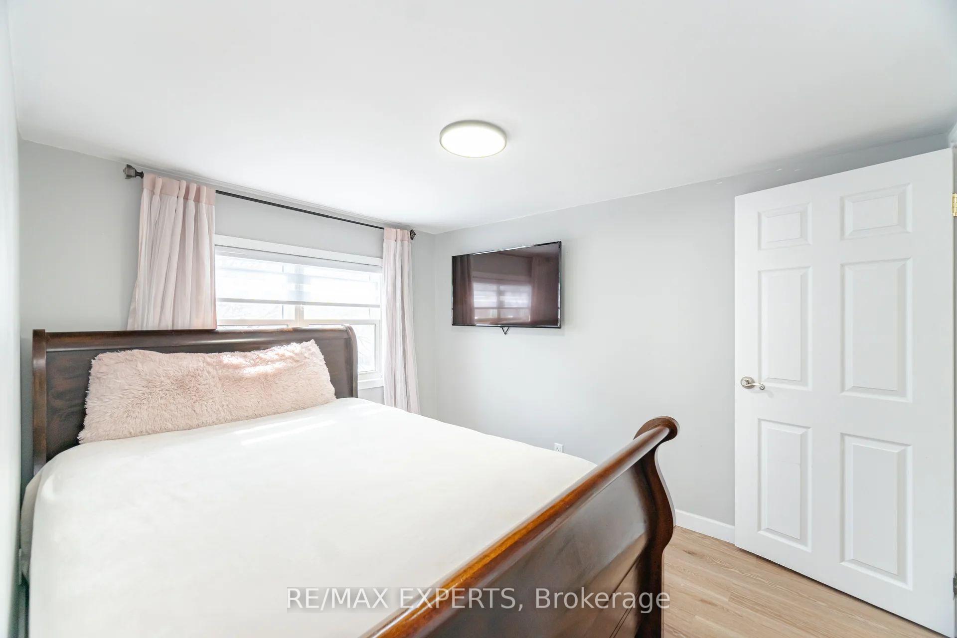 Photo 13 of 96 Sixth Avenue, Kitchener — HOMEH