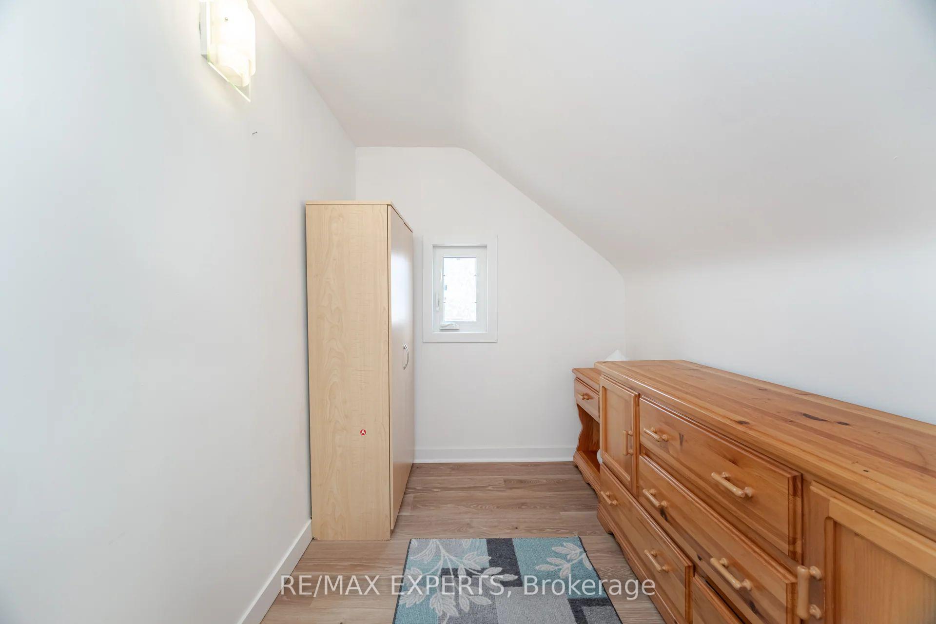 Photo 21 of 96 Sixth Avenue, Kitchener — HOMEH