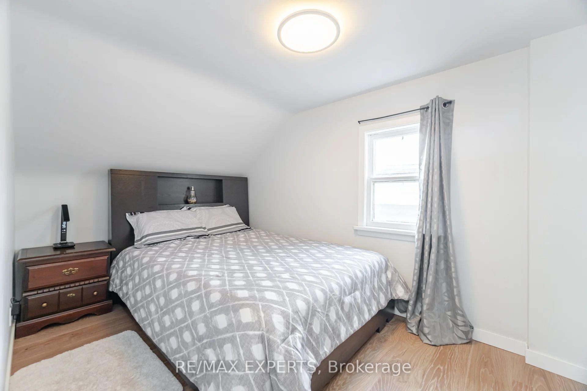 Photo 31 of 96 Sixth Avenue, Kitchener — HOMEH