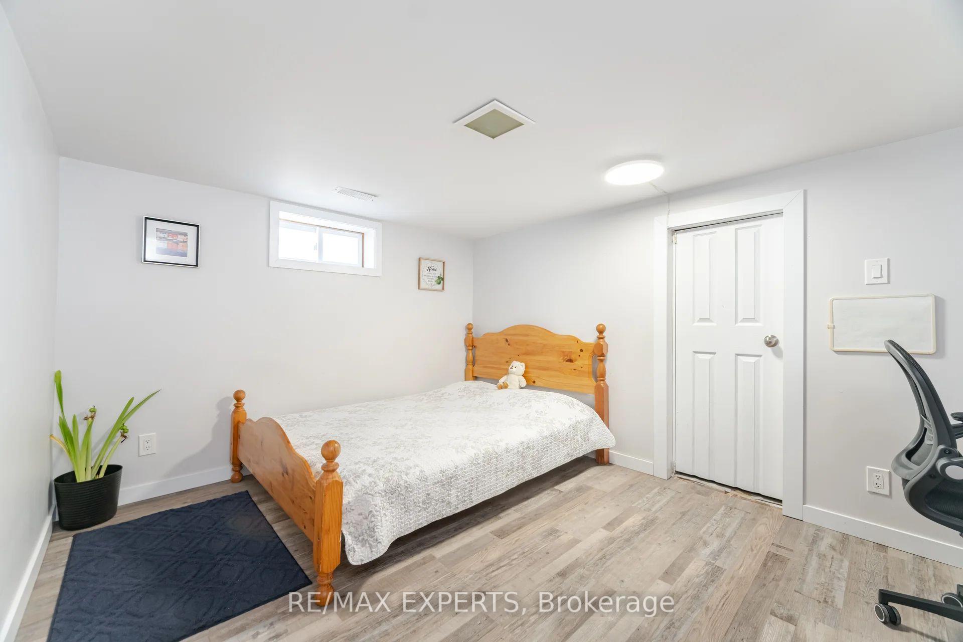 Photo 33 of 96 Sixth Avenue, Kitchener — HOMEH