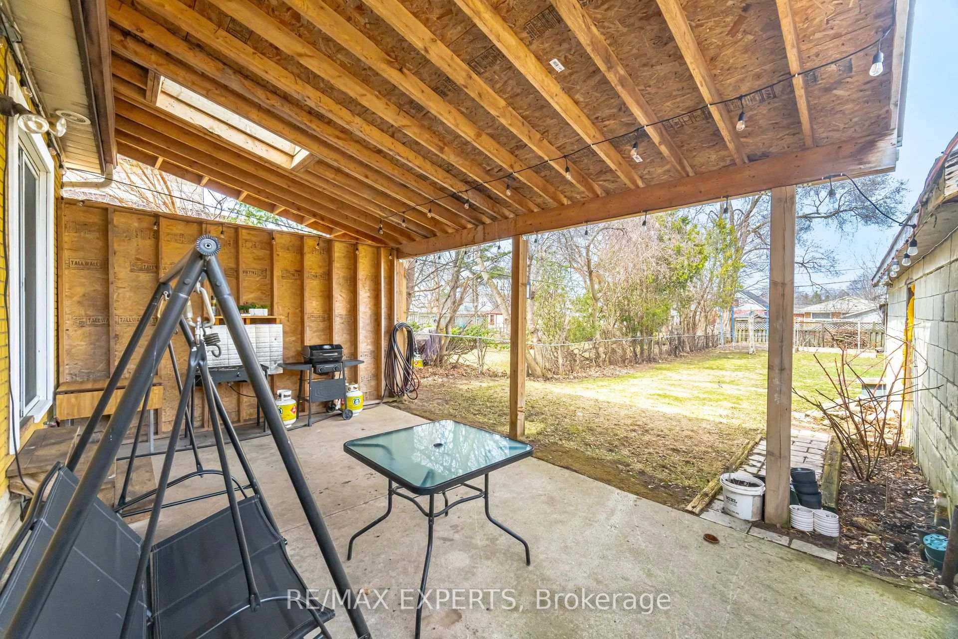 Photo 48 of 96 Sixth Avenue, Kitchener — HOMEH