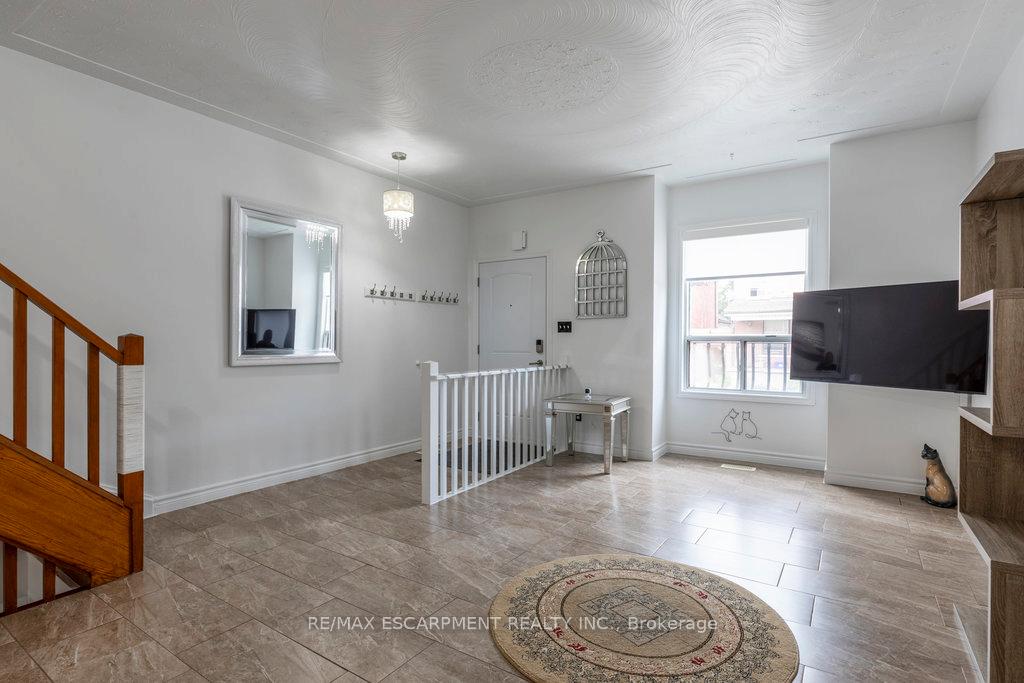Photo 5 of 52 Clyde Street, Hamilton, Landsdale — HOMEH