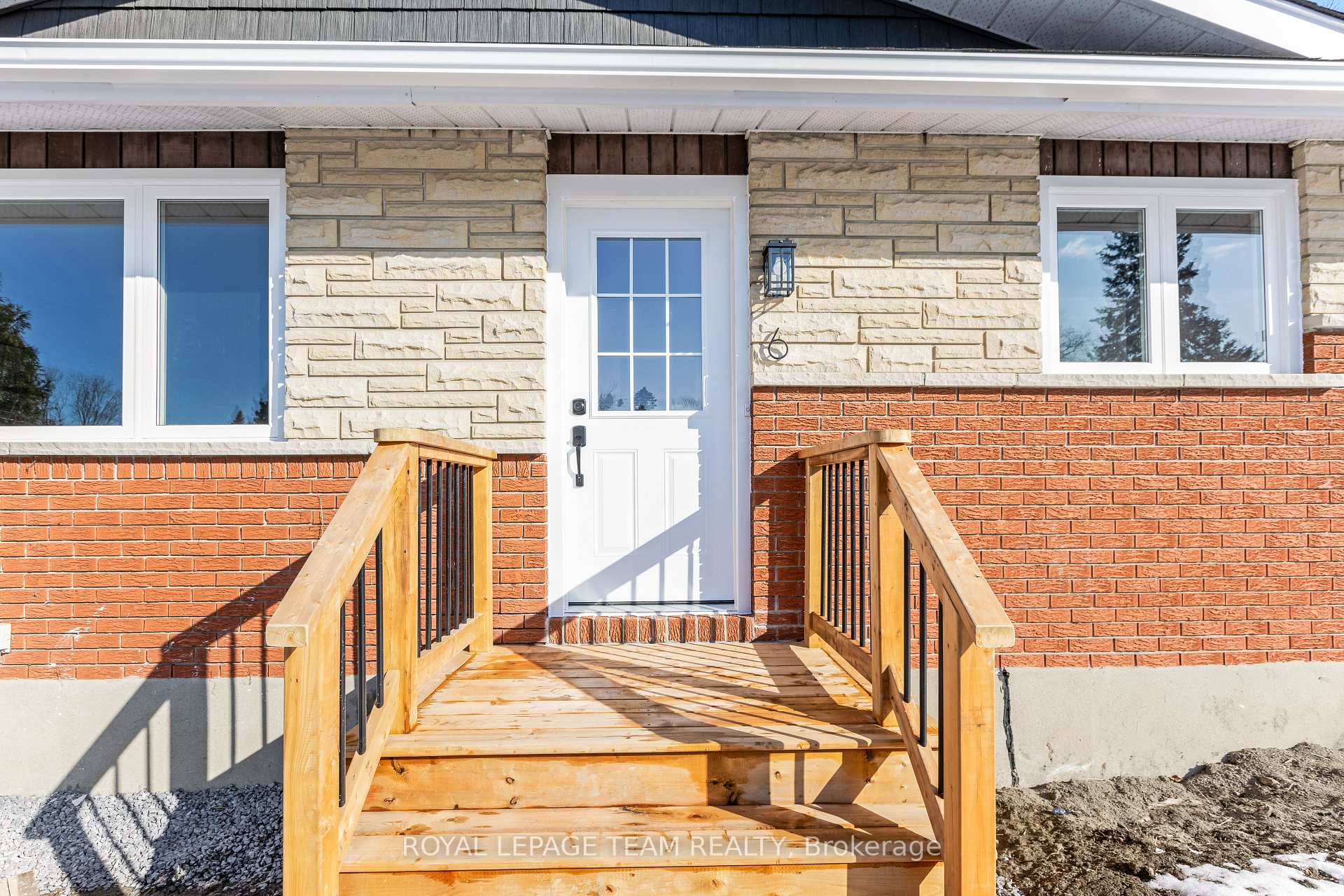Photo 9 of 6 Hillview Road, Ottawa, Lakeview Park — HOMEH