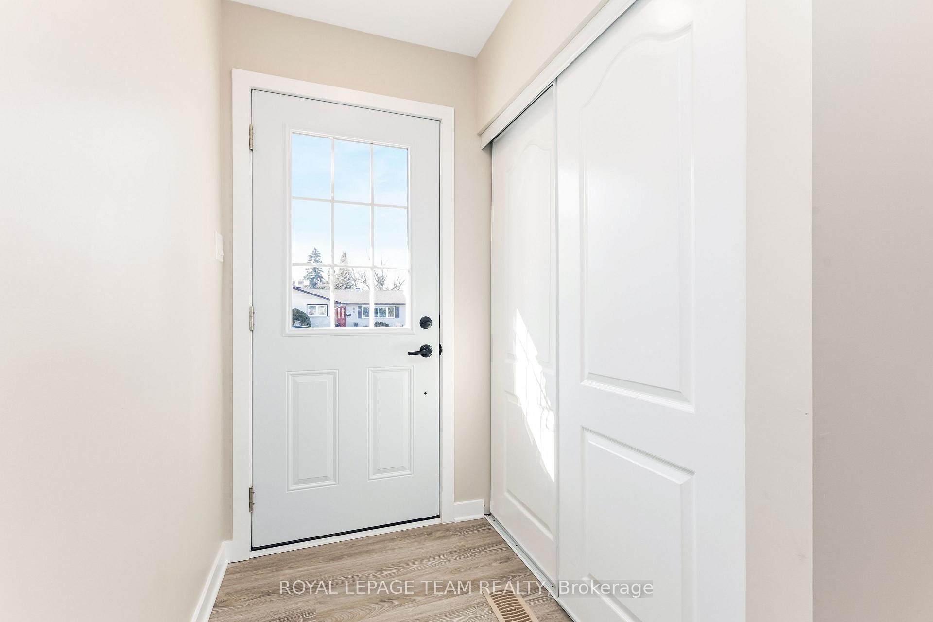 Photo 7 of 6 Hillview Road, Ottawa, Lakeview Park — HOMEH