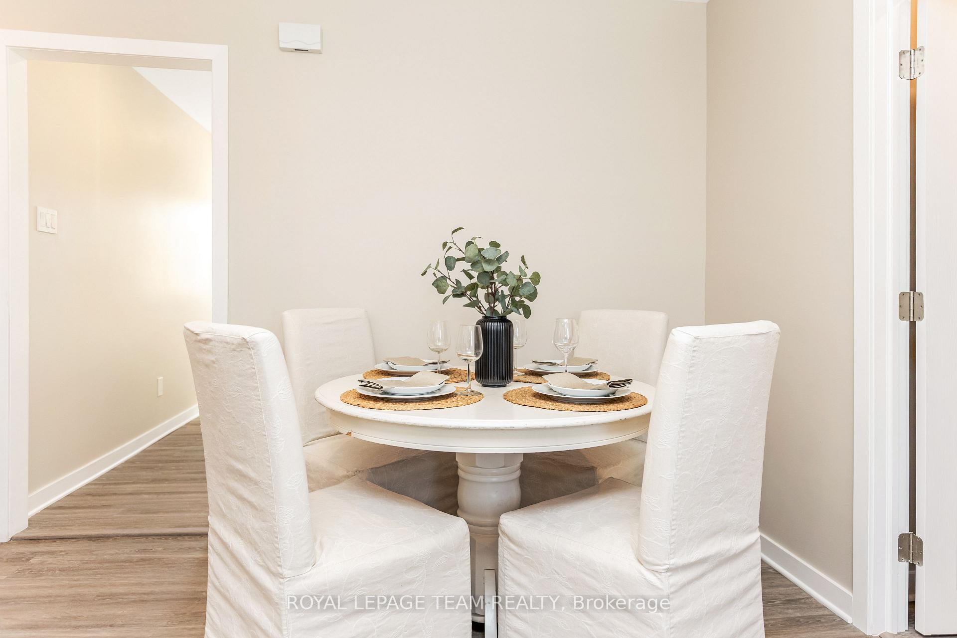 Photo 10 of 6 Hillview Road, Ottawa, Lakeview Park — HOMEH