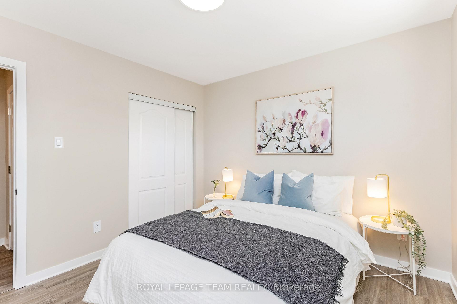 Photo 11 of 6 Hillview Road, Ottawa, Lakeview Park — HOMEH
