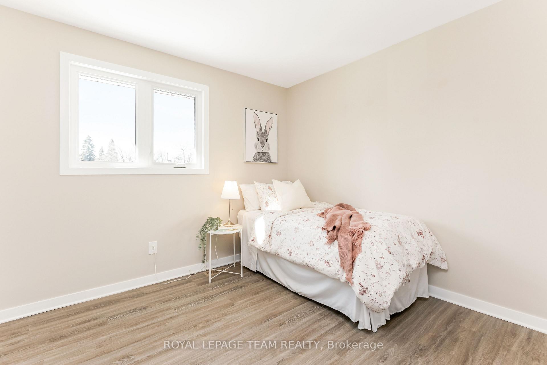 Photo 12 of 6 Hillview Road, Ottawa, Lakeview Park — HOMEH