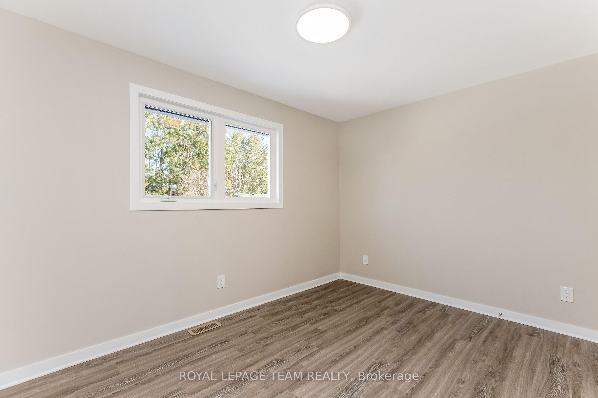Photo 24 of 6 Hillview Road, Ottawa, Lakeview Park — HOMEH