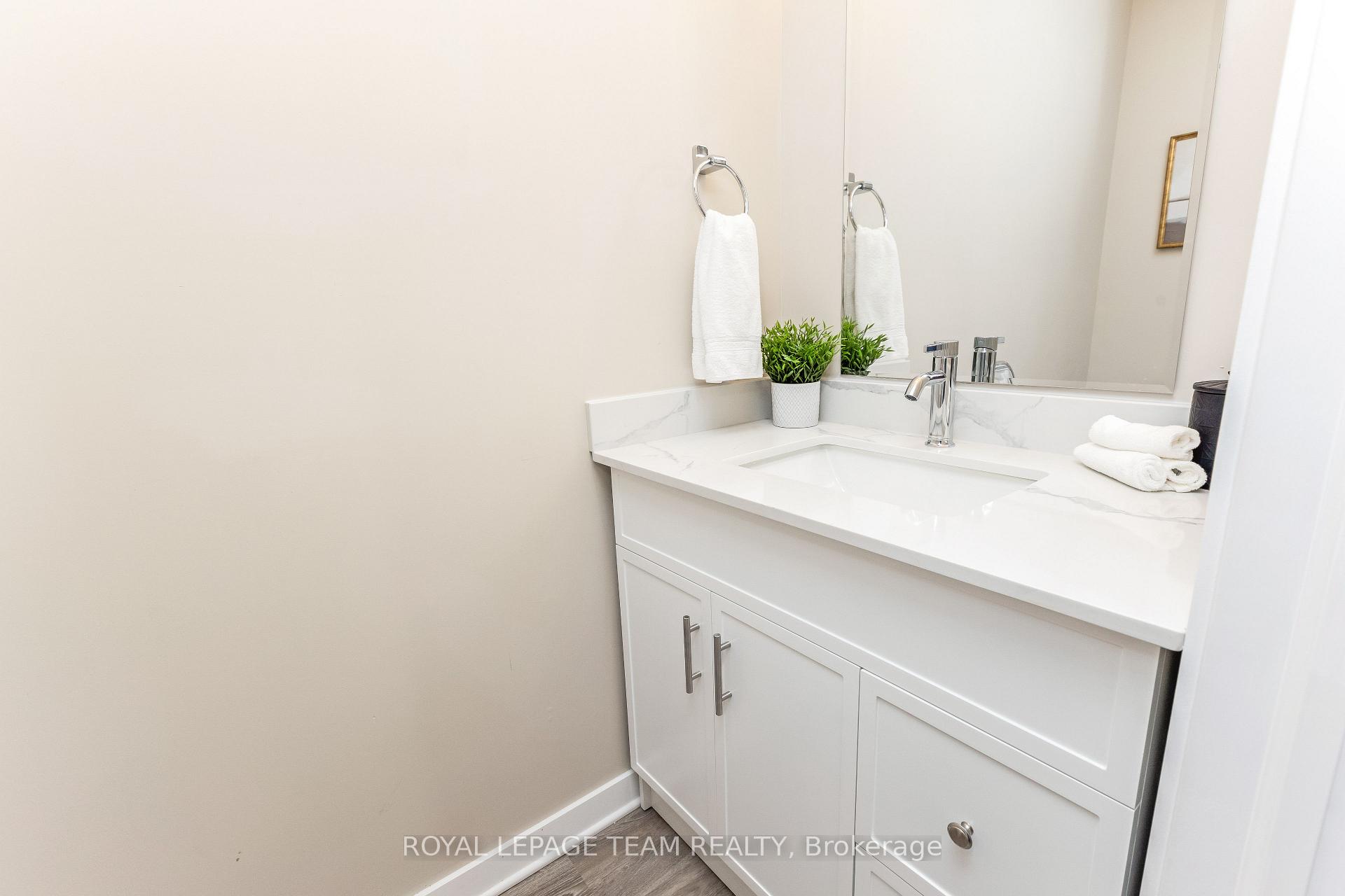 Photo 35 of 6 Hillview Road, Ottawa, Lakeview Park — HOMEH