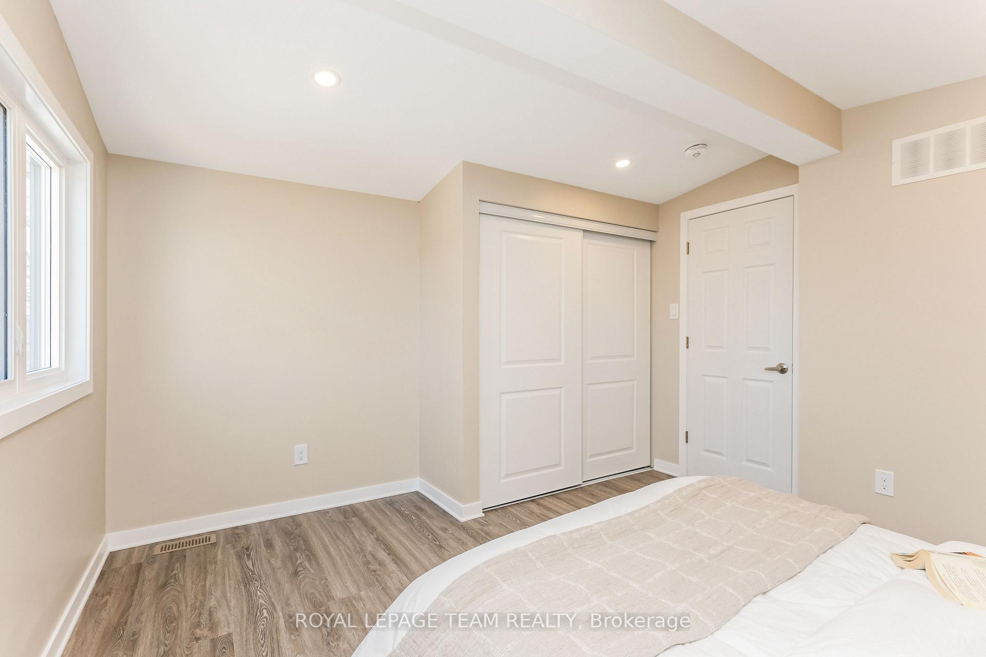 Photo 37 of 6 Hillview Road, Ottawa, Lakeview Park — HOMEH