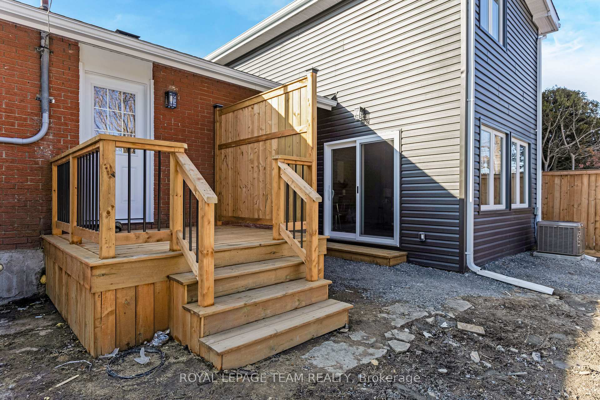 Photo 44 of 6 Hillview Road, Ottawa, Lakeview Park — HOMEH