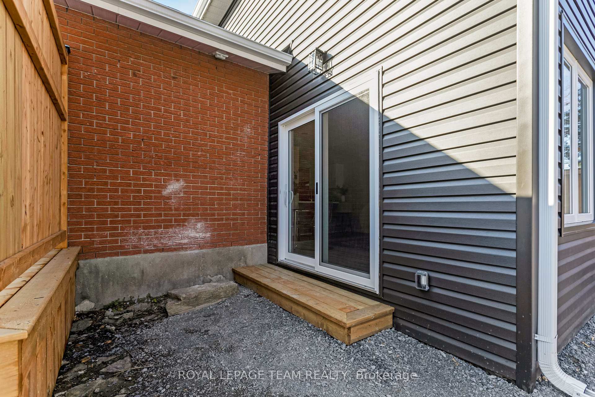 Photo 48 of 6 Hillview Road, Ottawa, Lakeview Park — HOMEH