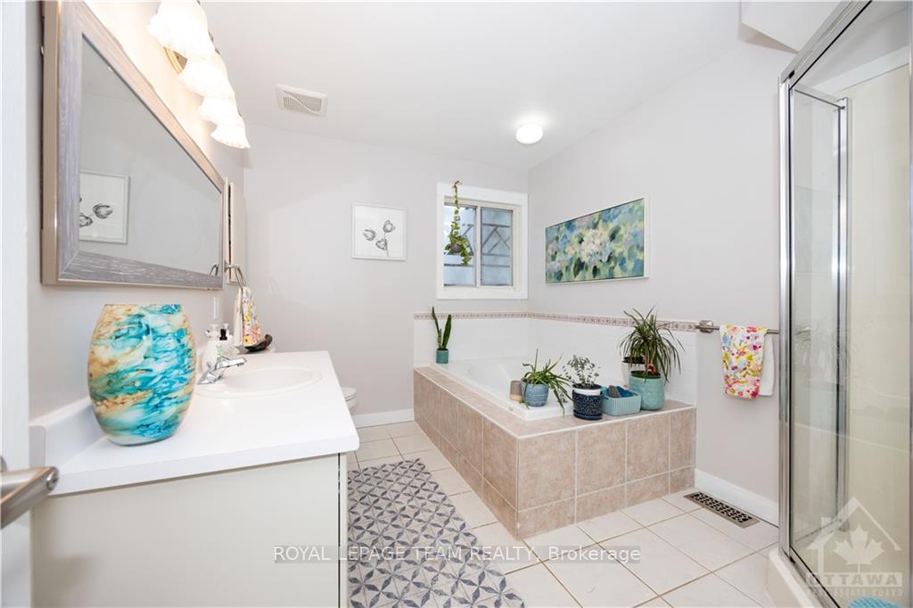 Photo 2 of 4352 Wildmint Square, Ottawa, Riverside South/Gloucester Glen — HOMEH