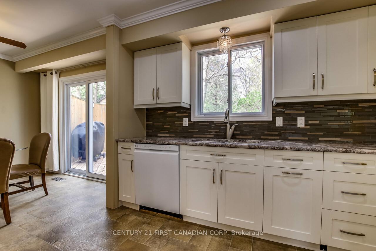 Photo 11 of 191 Estella Road, London, South O — HOMEH