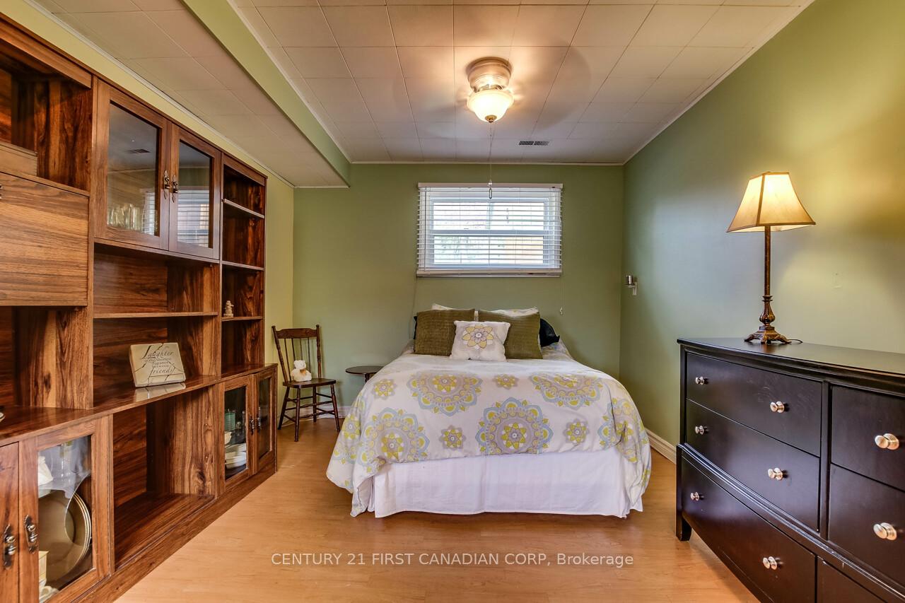 Photo 19 of 191 Estella Road, London, South O — HOMEH