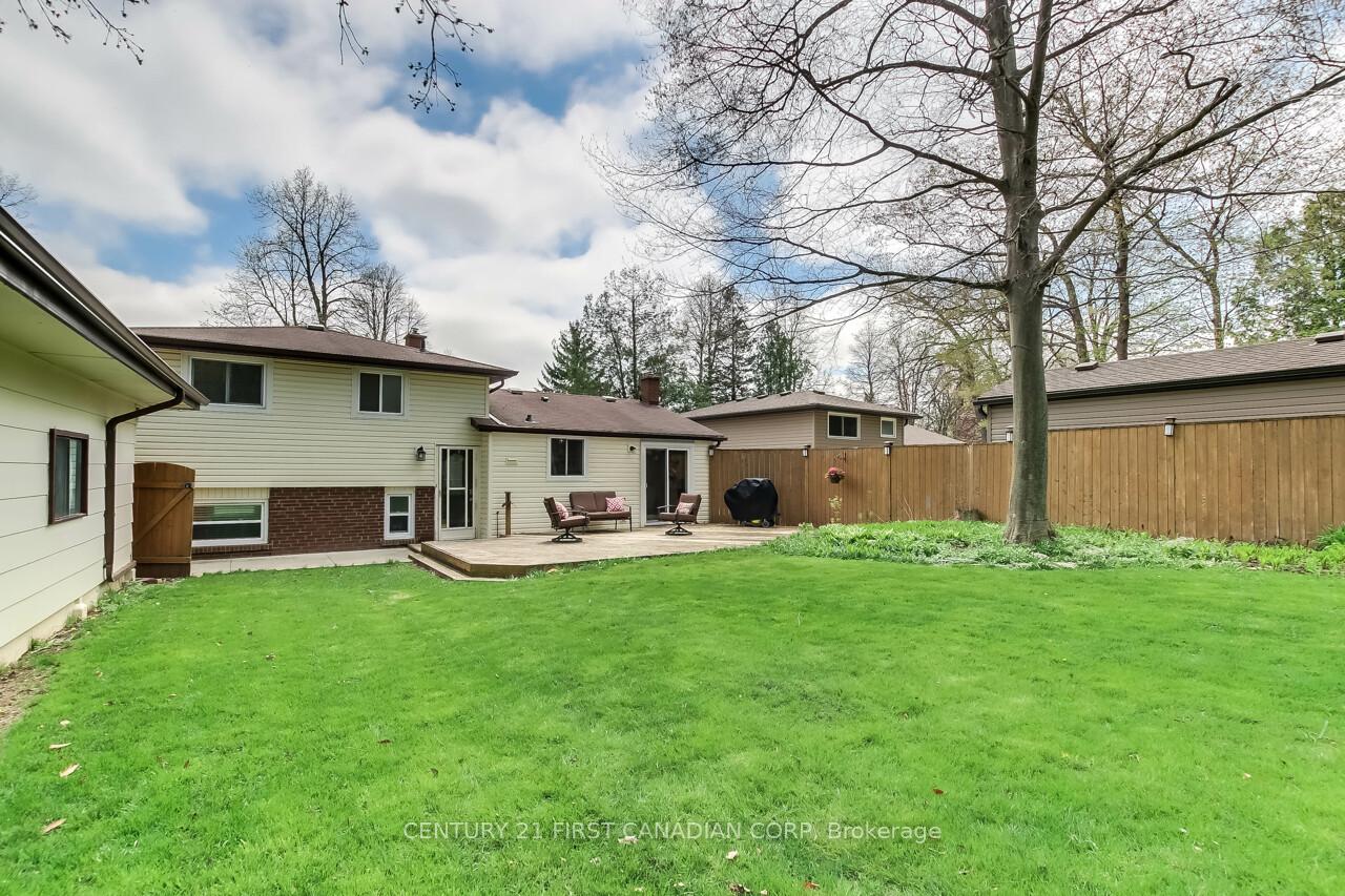 Photo 23 of 191 Estella Road, London, South O — HOMEH