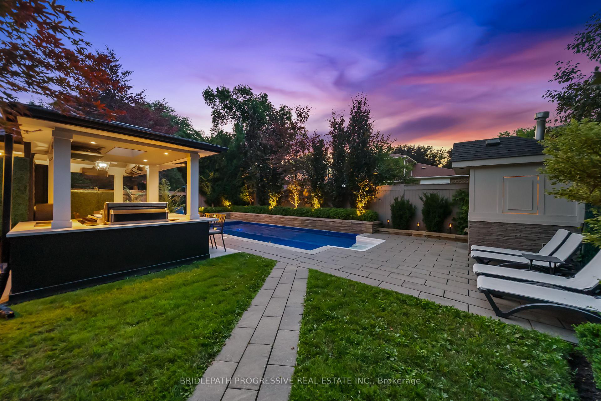 Photo 7 of 72 Royal Orchard Boulevard, Markham, Royal Orchard — HOMEH