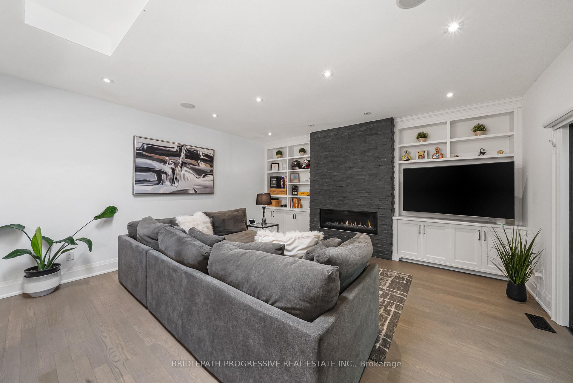 Photo 43 of 72 Royal Orchard Boulevard, Markham, Royal Orchard — HOMEH