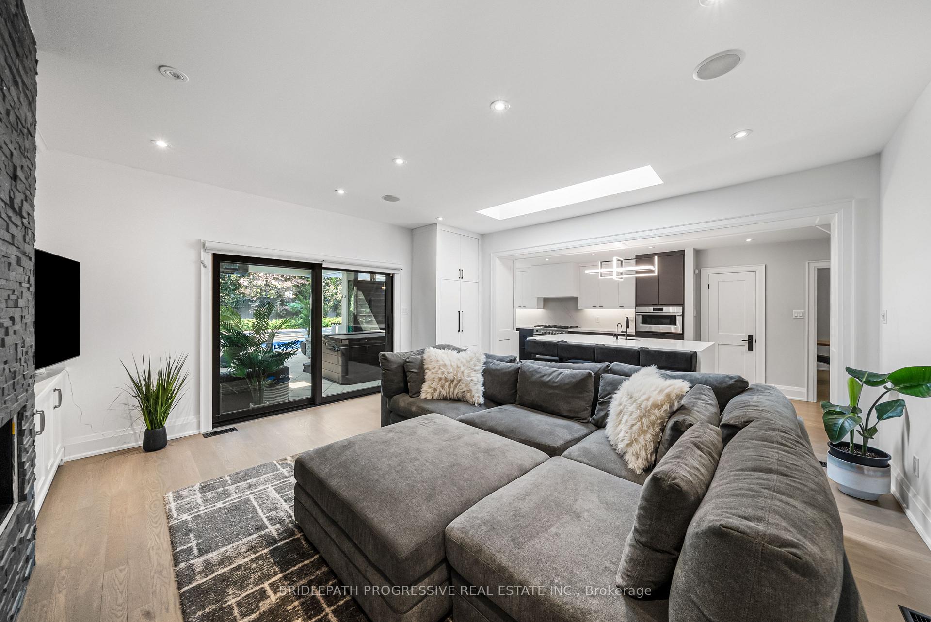 Photo 38 of 72 Royal Orchard Boulevard, Markham, Royal Orchard — HOMEH