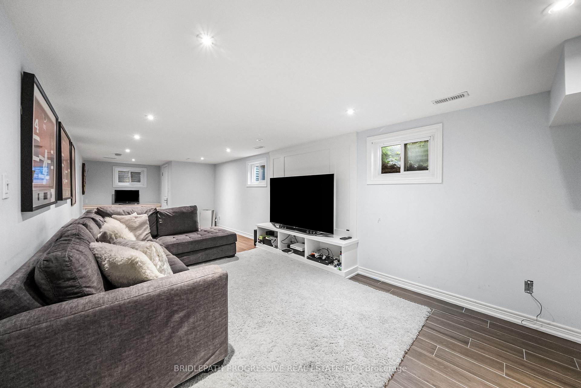 Photo 22 of 72 Royal Orchard Boulevard, Markham, Royal Orchard — HOMEH
