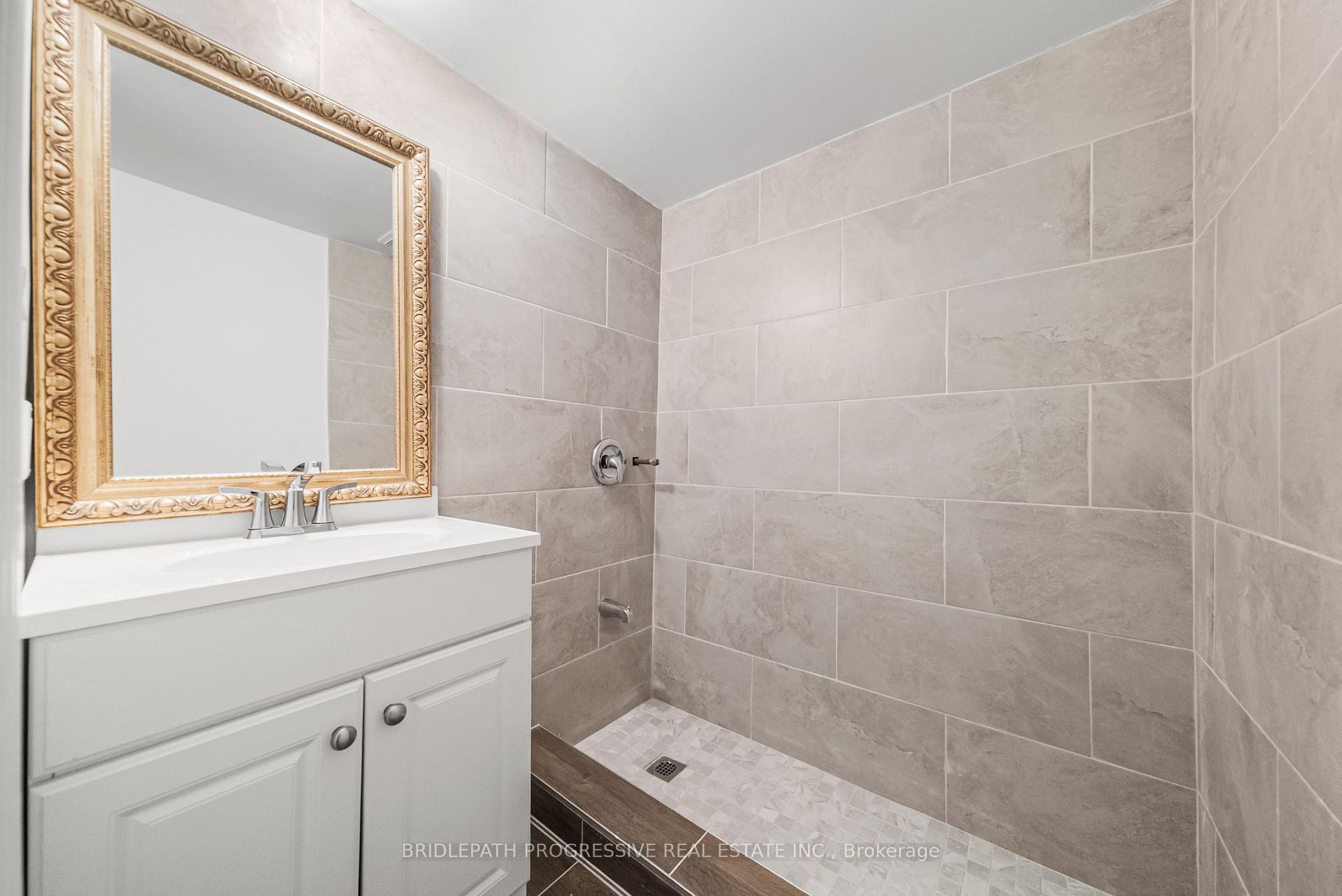 Photo 20 of 72 Royal Orchard Boulevard, Markham, Royal Orchard — HOMEH