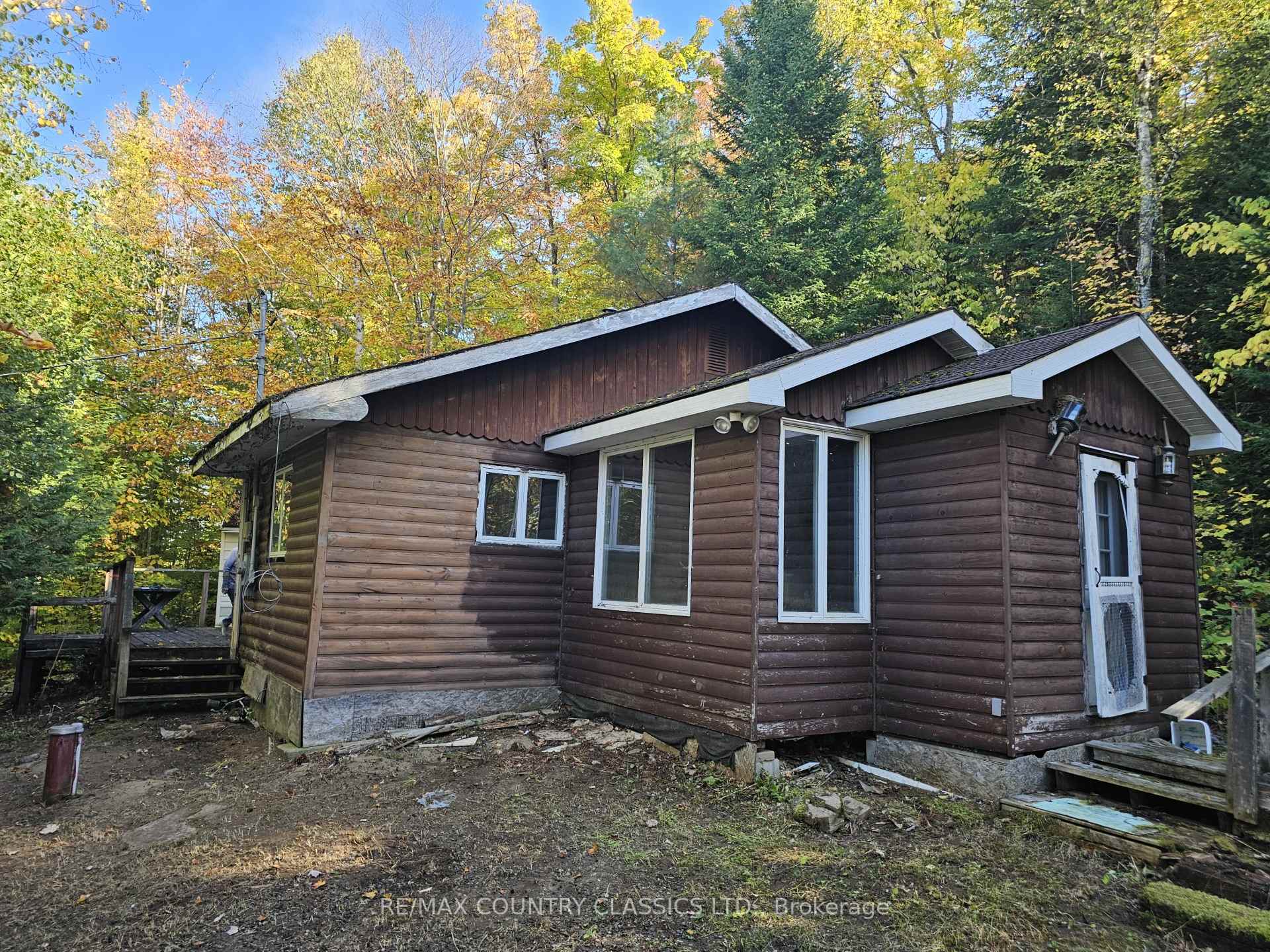 Front of 1785 Kamaniskeg Lake Road