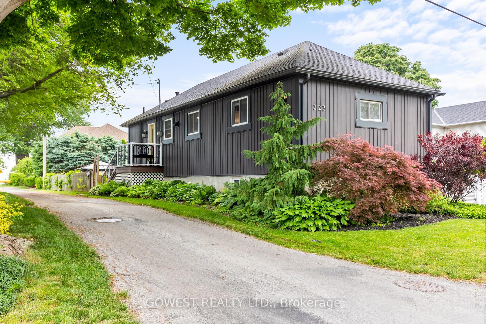 Photo 4 of 223 Lake Street, Grimsby, Grimsby Beach — HOMEH