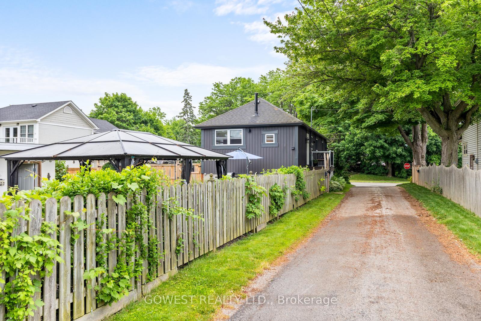 Photo 12 of 223 Lake Street, Grimsby, Grimsby Beach — HOMEH