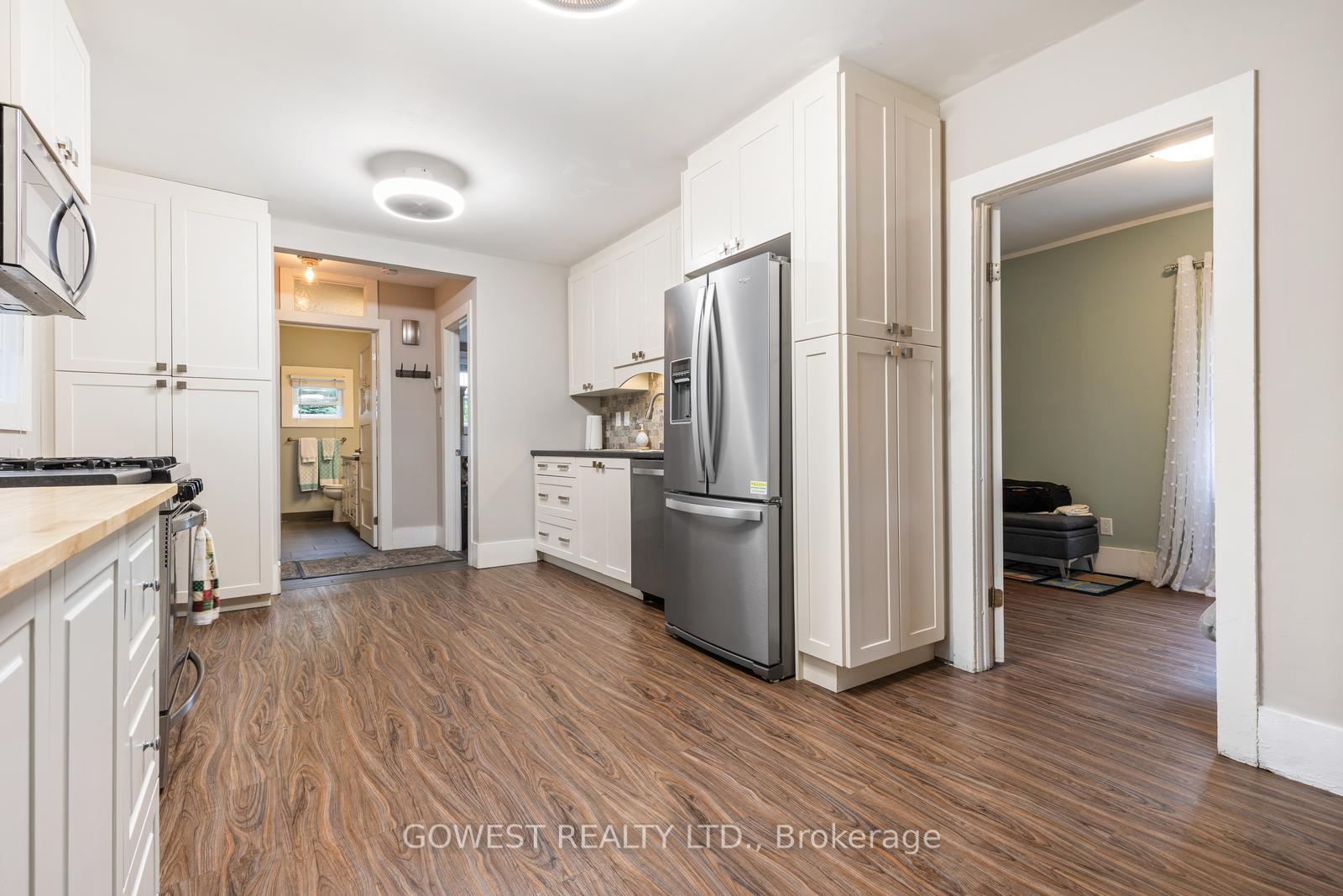 Photo 9 of 223 Lake Street, Grimsby, Grimsby Beach — HOMEH