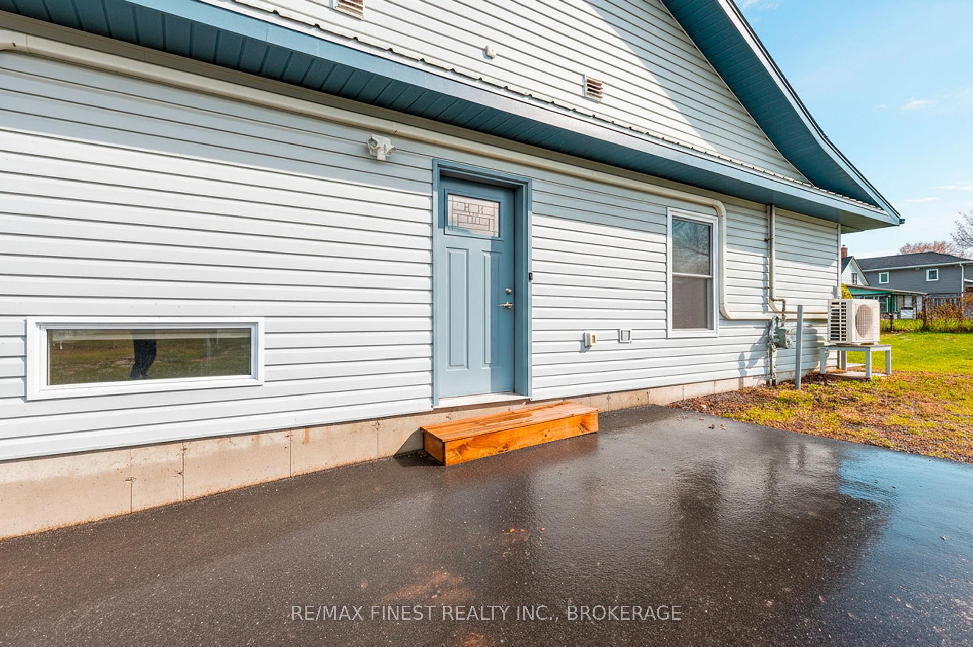 Photo 26 of 253 Main Street, Deseronto, Deseronto (Town) — HOMEH