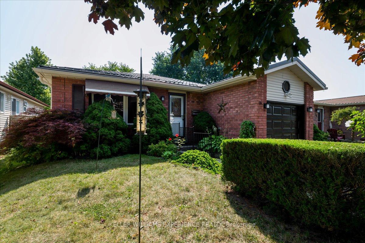Photo 1 of 92 Hickling Trail, Barrie, Grove East — HOMEH