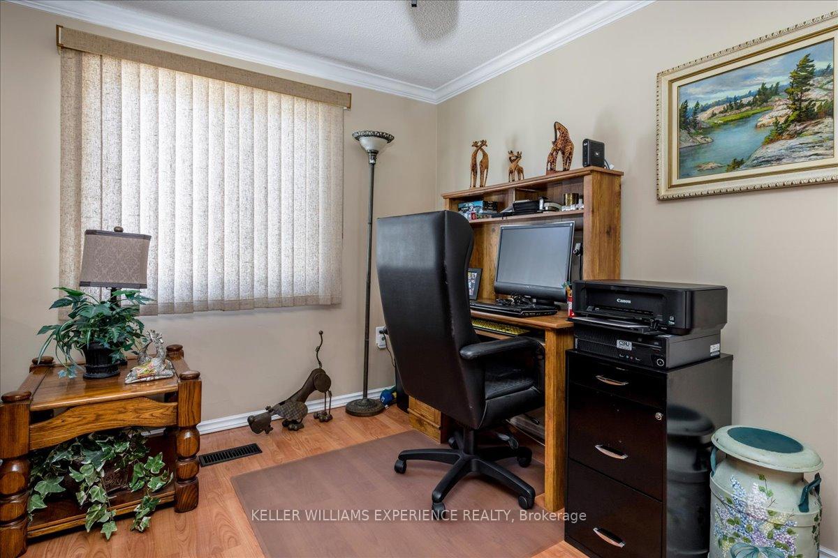 Photo 2 of 92 Hickling Trail, Barrie, Grove East — HOMEH