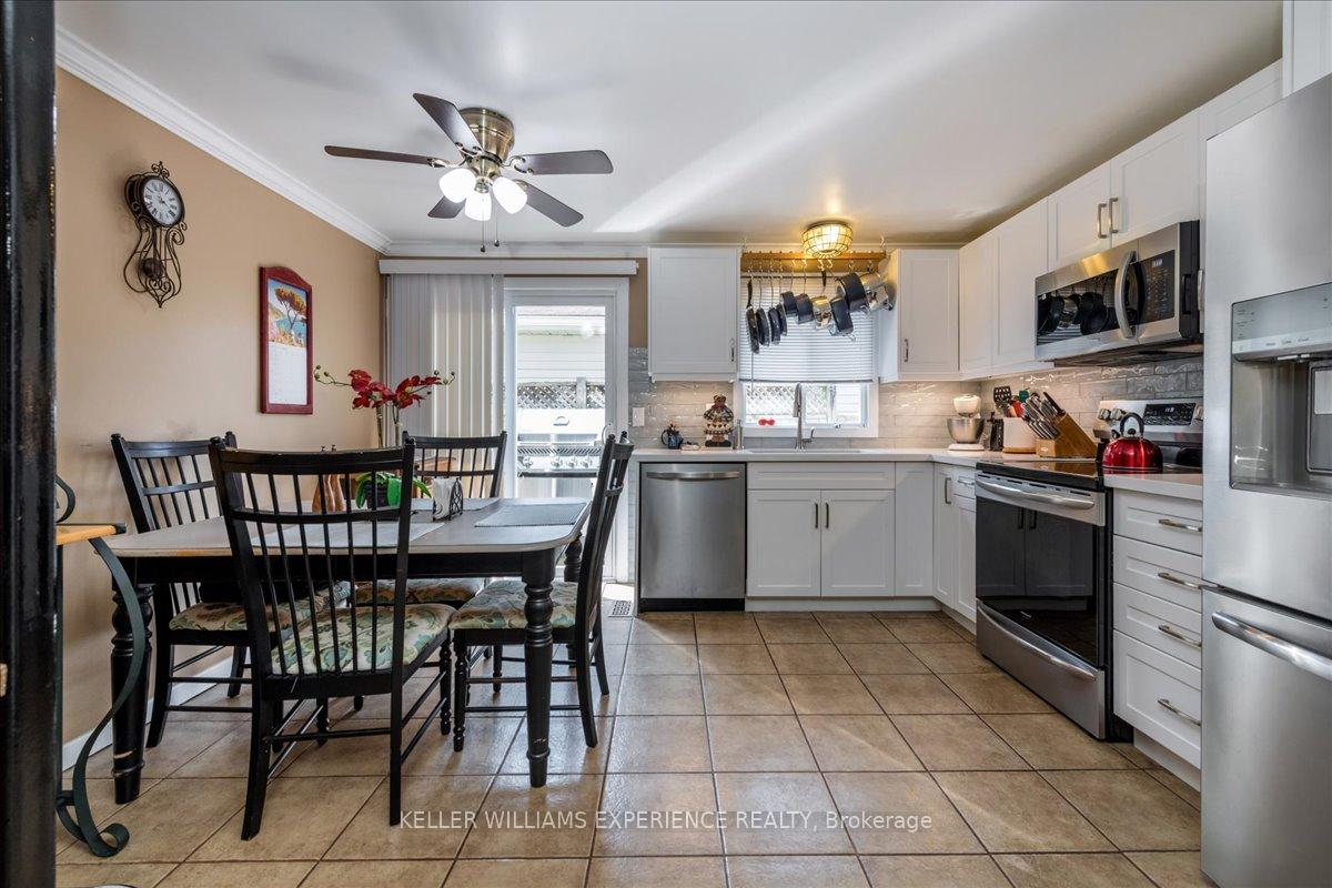 Photo 3 of 92 Hickling Trail, Barrie, Grove East — HOMEH