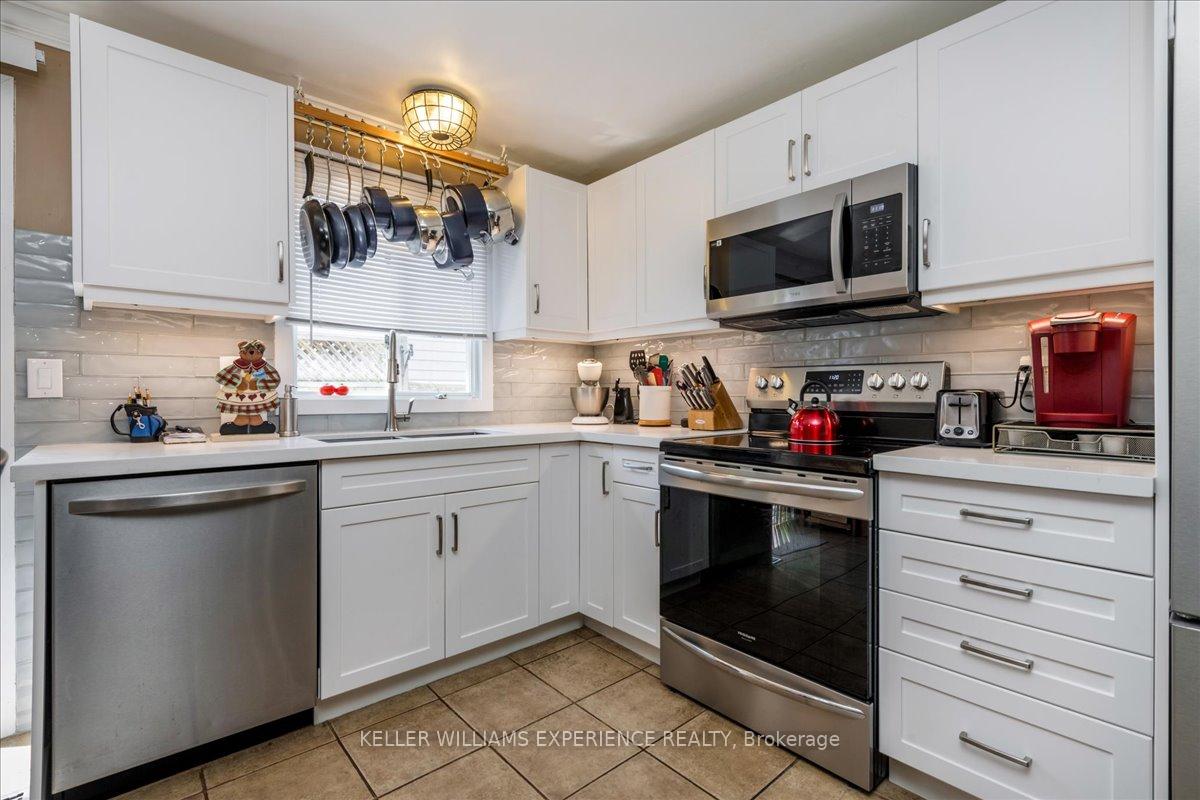 Photo 19 of 92 Hickling Trail, Barrie, Grove East — HOMEH