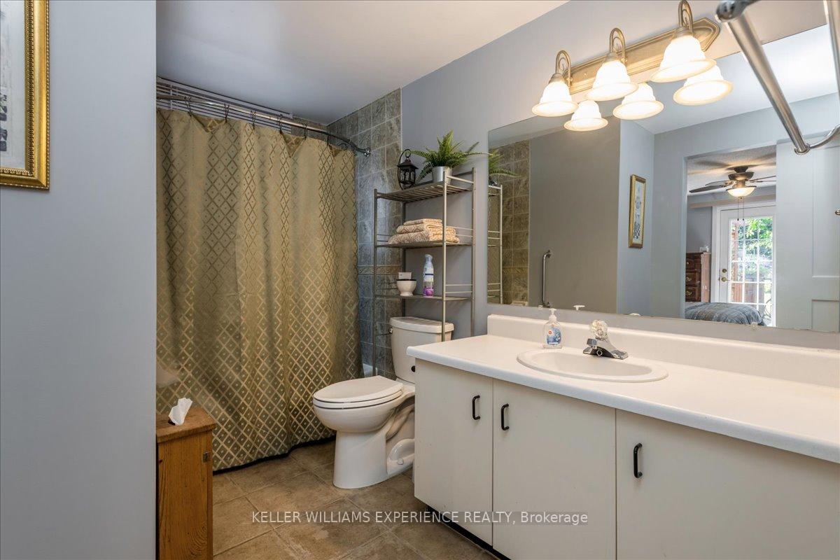 Photo 10 of 92 Hickling Trail, Barrie, Grove East — HOMEH