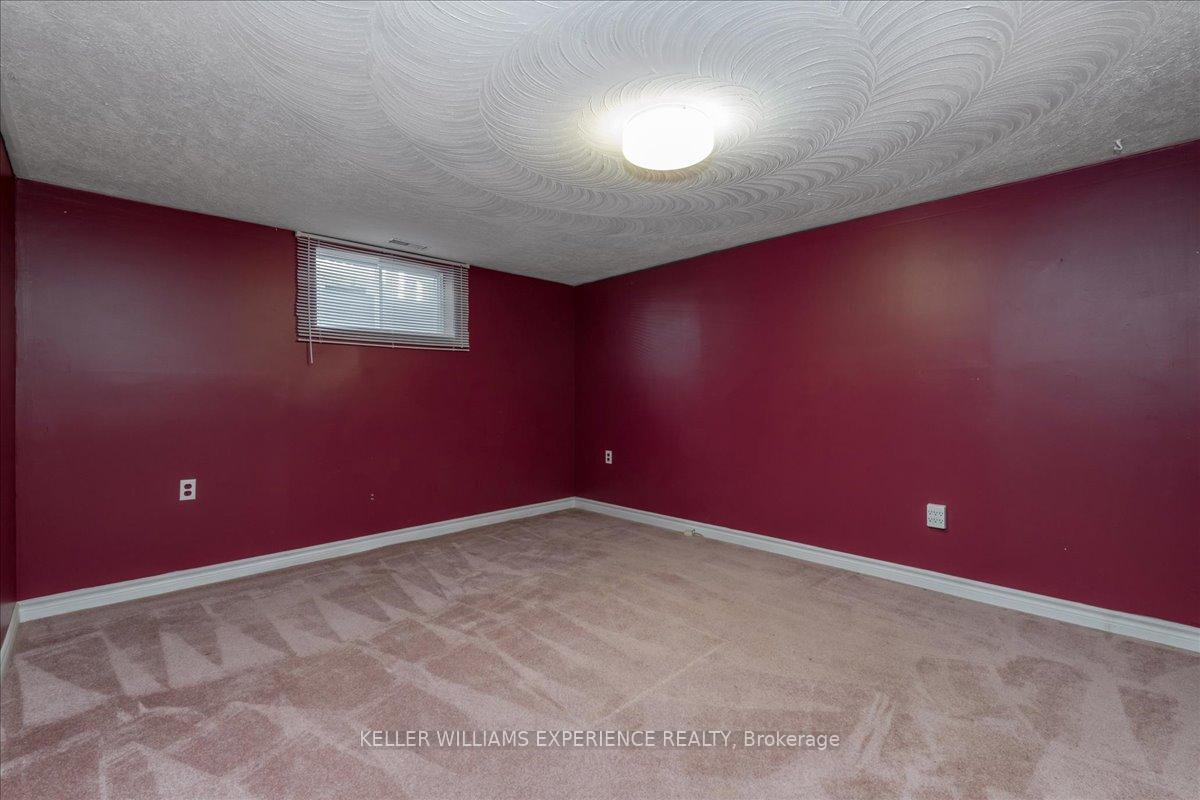 Photo 11 of 92 Hickling Trail, Barrie, Grove East — HOMEH