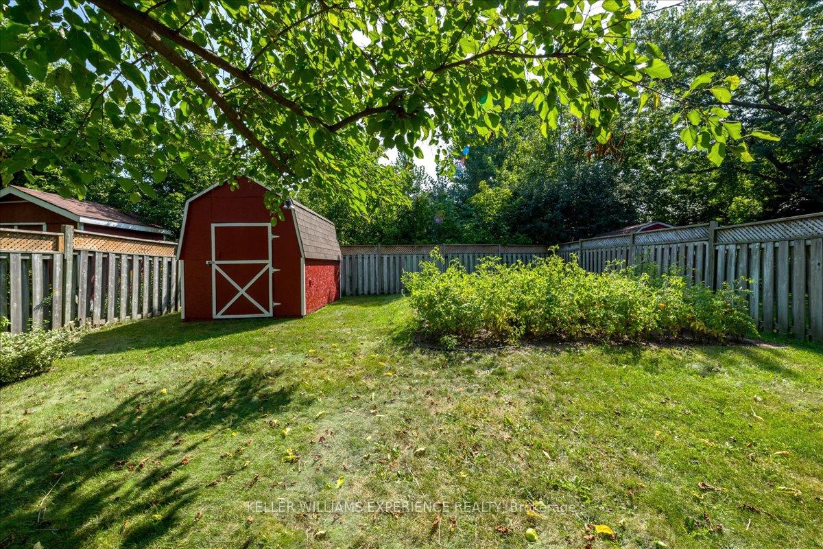 Photo 32 of 92 Hickling Trail, Barrie, Grove East — HOMEH