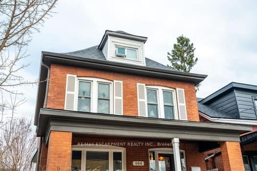 Photo 2 of 164 Edgemont Street S, Hamilton, Delta — HOMEH