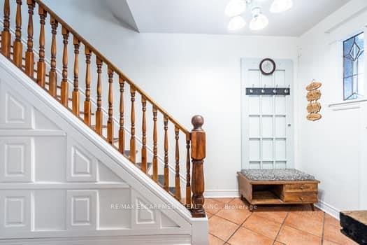 Photo 5 of 164 Edgemont Street S, Hamilton, Delta — HOMEH